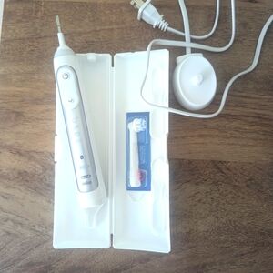 Oral-B Smart Limited Electric Toothbrush, White